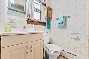 840 Roosevelt Ave, Secaucus, NJ 07094 - Photo 16