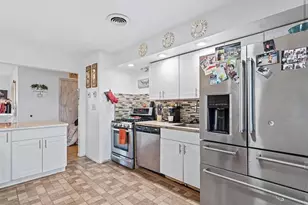 40 Valley Ct, Secaucus, NJ 07094 - Photo 4