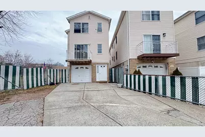 30 Elm Ct #2, Bayonne, NJ 07002 - Photo 1