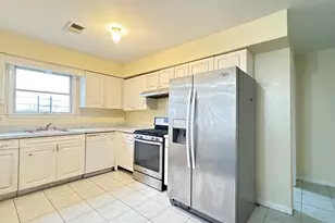 30 Elm Ct, Bayonne, NJ 07002 - Photo 22