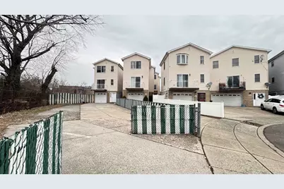 30 Elm Ct #2, Bayonne, NJ 07002 - Photo 2