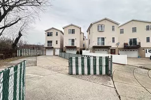 30 Elm Ct, Bayonne, NJ 07002 - Photo 2