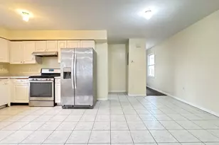 30 Elm Ct, Bayonne, NJ 07002 - Photo 8