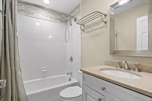 208 Shearwater Ct W, Jersey City, NJ 07305 - Photo 24