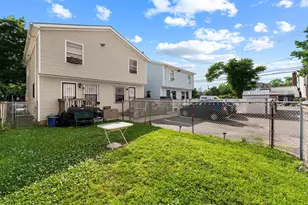 338 Johnston Ave, Jersey City, NJ 07304 - Photo 16