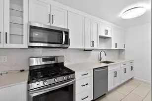 27 Mechanic St, Bayonne, NJ 07002 - Photo 1