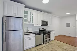 76 Hutton St, Jersey City, NJ 07307 - Photo 12