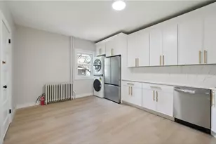 27 W 45th St, Bayonne, NJ 07002 - Photo 2