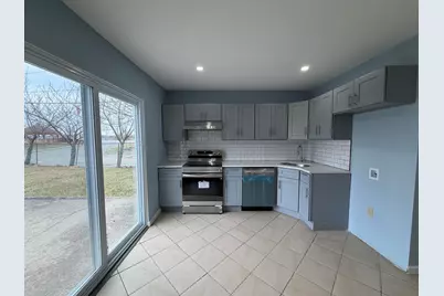 14 Acorn Rd #1, Secaucus, NJ 07094 - Photo 4