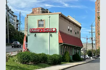 200 Old River Rd, Edgewater, NJ 07020 - Photo 2