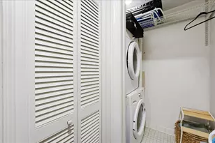 100 Shearwater Ct E, Jersey City, NJ 07305 - Photo 14