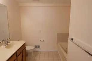 8 Hudson Ct, Jersey City, NJ 07305 - Photo 12