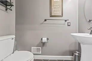 6 Hudson Ct, Jersey City, NJ 07305 - Photo 12