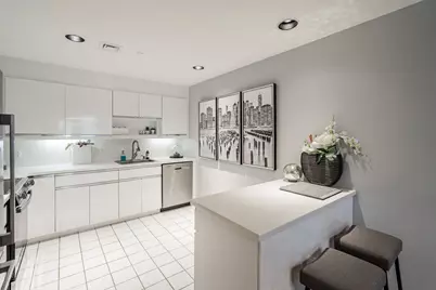 207 Shearwater Ct West #42, Jersey City, NJ 07305 - Photo 6