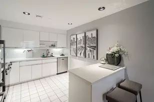 207 Shearwater Ct W, Jersey City, NJ 07305 - Photo 6