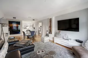 207 Shearwater Ct W, Jersey City, NJ 07305 - Photo 2