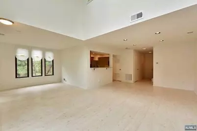 798 Spinnaker Ct #798, Secaucus, NJ 07094 - Photo 2