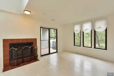 798 Spinnaker Ct #798, Secaucus, NJ 07094 - Photo 4