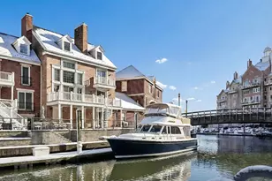 30 Half Moon Isle, Jersey City, NJ 07305 - Photo 20