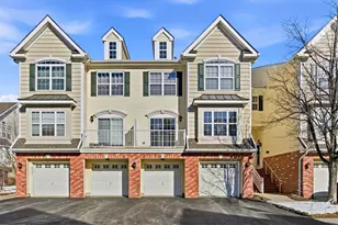 19 Marina Dr, Bayonne, NJ 07002 - Photo 14