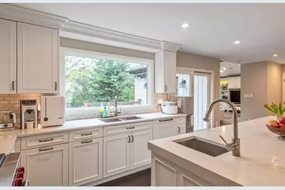 55 Auryansen Ct, Closter, NJ 07624 - Photo 4