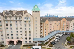 100 Shearwater Ct E, Jersey City, NJ 07305 - Photo 24