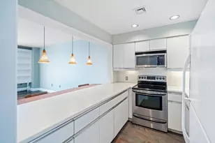 100 Shearwater Ct E, Jersey City, NJ 07305 - Photo 2