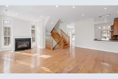 1 Regency Pl #1, Weehawken, NJ 07086 - Photo 4