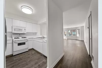 402 Chase Ct #402, Edgewater, NJ 07020 - Photo 2