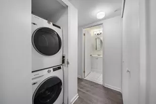 402 Chase Ct, Edgewater, NJ 07020 - Photo 10