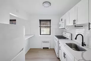 165 Vroom St, Jersey City, NJ 07306 - Photo 8