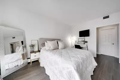 204 Shearwater Ct West #33, Jersey City, NJ 07305 - Photo 4