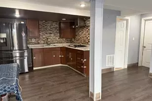 7 Chopin Ct, Jersey City, NJ 07302 - Photo 2
