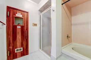 572 Sanderling Ct, Secaucus, NJ 07094 - Photo 26