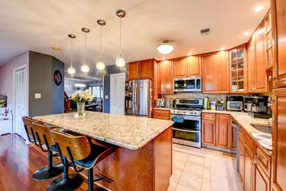 572 Sanderling Ct #572, Secaucus, NJ 07094 - Photo 12