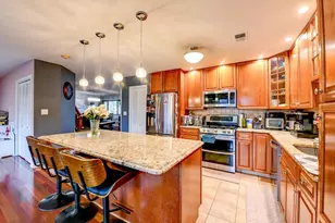 572 Sanderling Ct, Secaucus, NJ 07094 - Photo 12