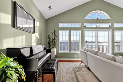 60 Tottenham Ct, Jersey City, NJ 07305 - Photo 8