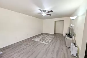 125 Riverview Ct, Secaucus, NJ 07094 - Photo 2