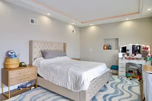 299 Columbia Ave, Jersey City, NJ 07307 - Photo 20