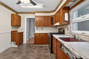 39 Willow St, Bayonne, NJ 07002 - Photo 12