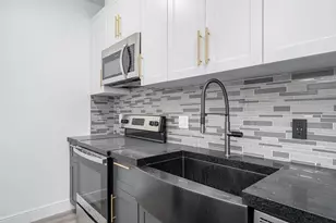 211 Baldwin Ave, Jersey City, NJ 07306 - Photo 4