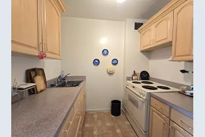 380 Mountain Rd #805, Union City, NJ 07087 - Photo 10