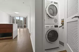 75 Park Ln S, Jersey City, NJ 07310 - Photo 4