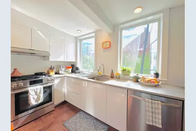 249 4th St #2, Jersey City, NJ 07302 - Photo 2