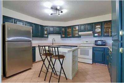 525 Harmon Cove Tower #525, Secaucus, NJ 07094 - Photo 8