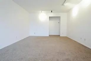 24 Riverview Ct, Secaucus, NJ 07094 - Photo 4