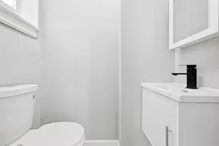 40 Bayview Ave, Jersey City, NJ 07305 - Photo 12