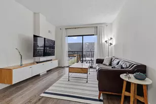 318 38th St, Union City, NJ 07087 - Photo 1