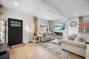725 4th St, Secaucus, NJ 07094 - Photo 2