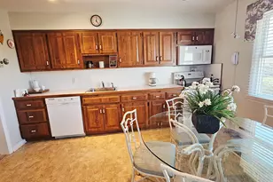 24 Valley Ct, Secaucus, NJ 07094 - Photo 10